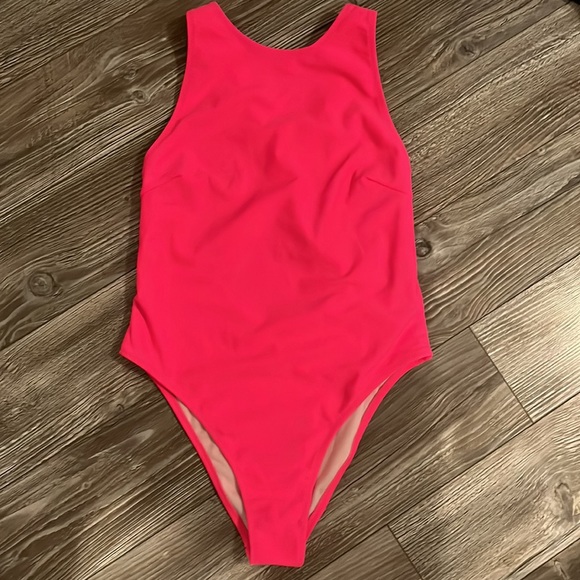 Barbie vibes NWT Goldie bathing suit hot pink size small - Picture 4 of 5